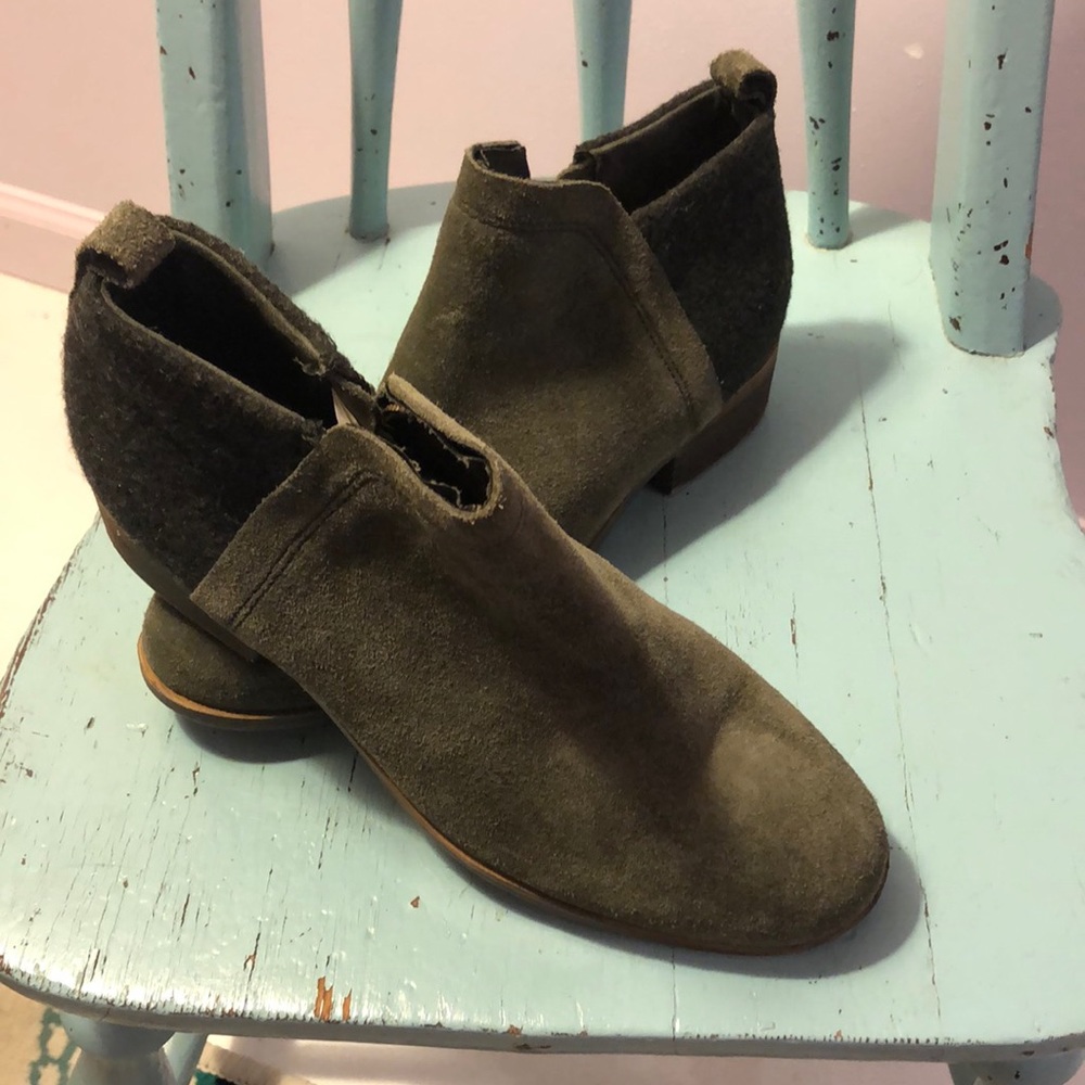 Tom’s olive suede booties